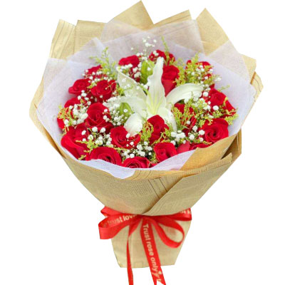 濮阳19朵红玫瑰1支百合，永恒之美
